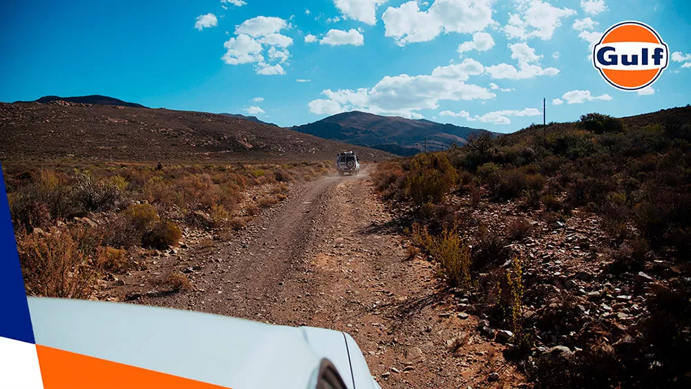 Condução urbana vs rural: necessidades de manutenção para o seu carro