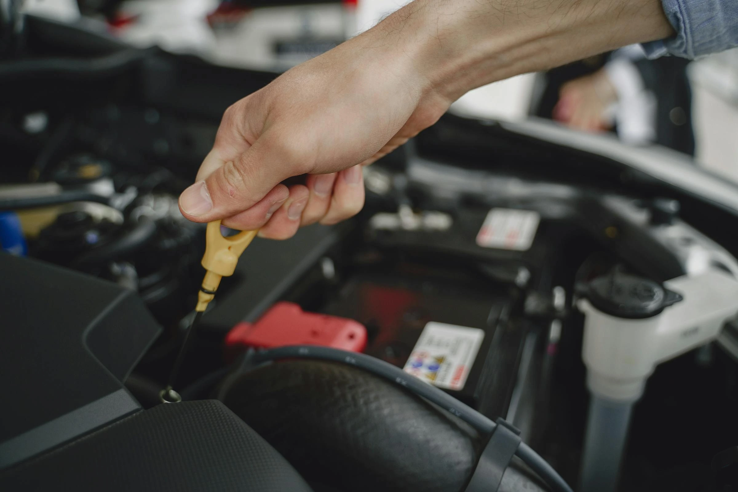 DIY vs Professional Oil Changes Which Approach Saves You More